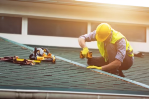 roofer-working-protective-work-wear-gloves_488220-76346